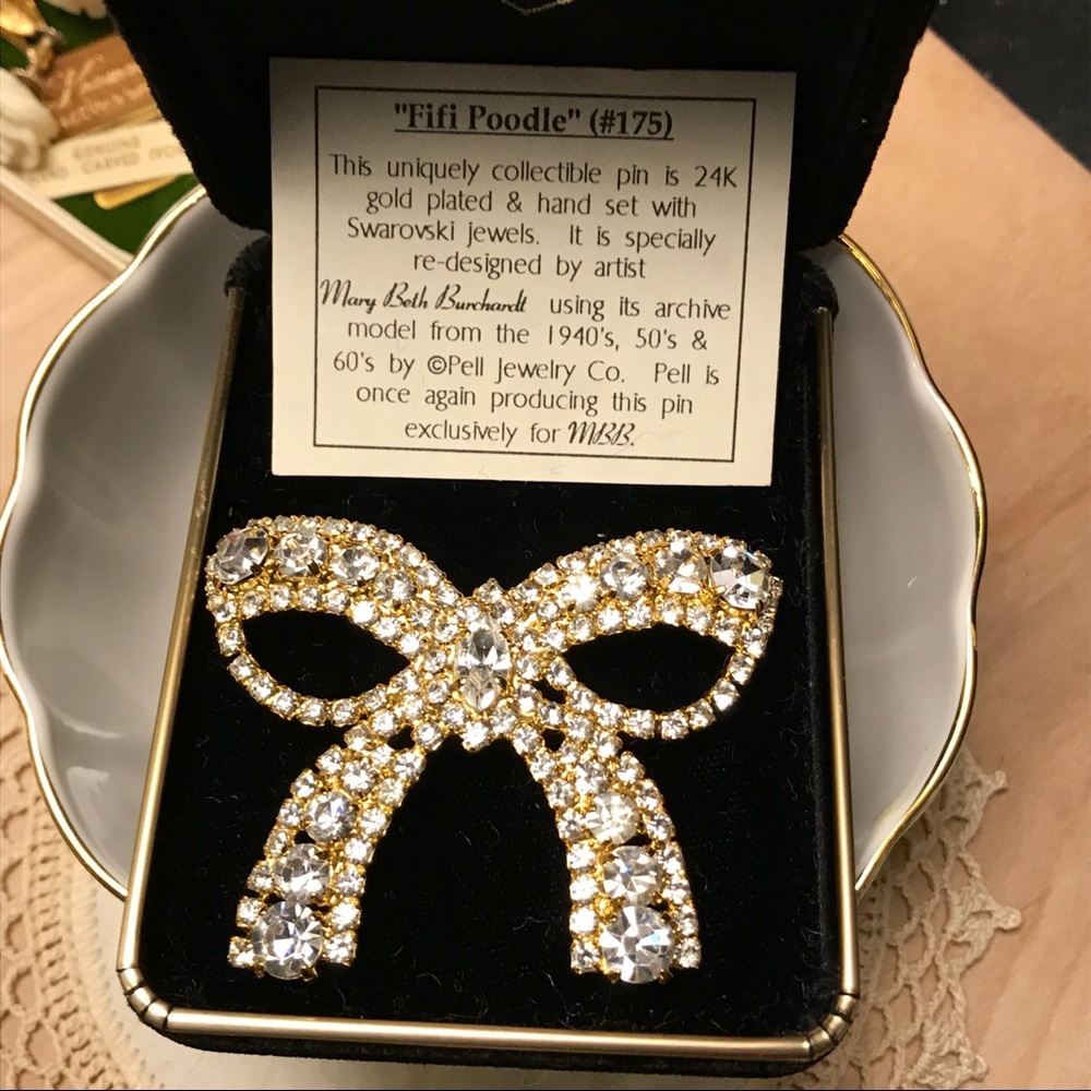 1940s-1960s BOW 24k gold plated rhinestone brooch